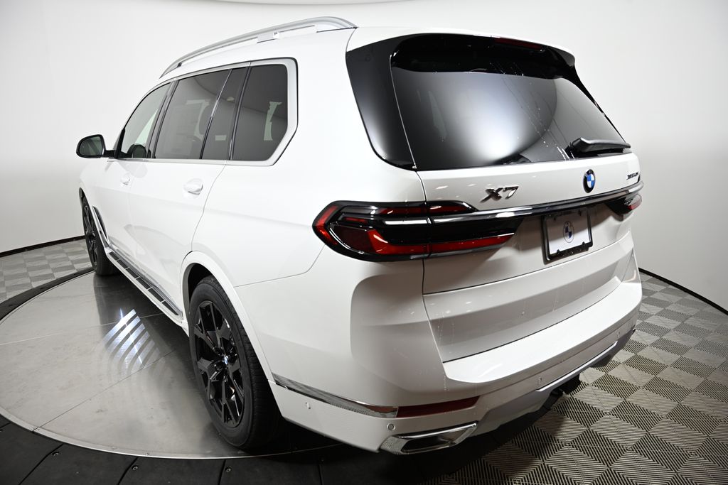Thumbnail: 2026 BMW X7 - 3