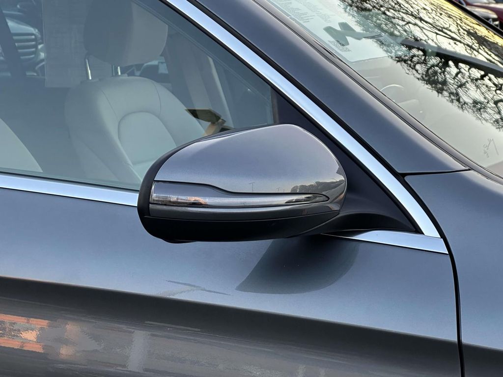 Thumbnail: 2019 Mercedes-Benz GLC - 17