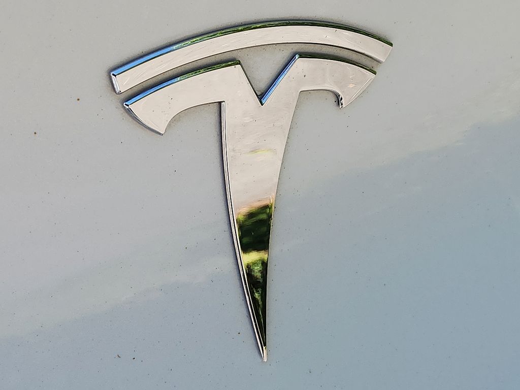 Thumbnail: 2023 Tesla Model Y - 28