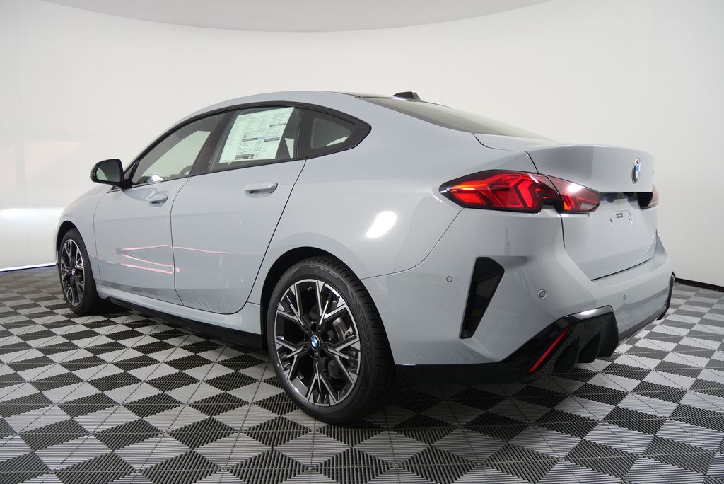Thumbnail: 2026 BMW 2 Series - 5