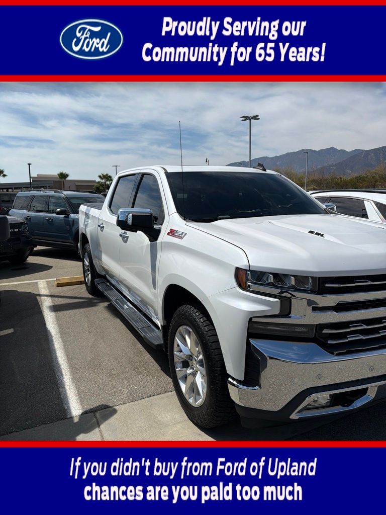 White (Iridescent Pearl Tricoat) 2021 Chevrolet Silverado 1500 Pickup Truck Four-Wheel Drive Automatic