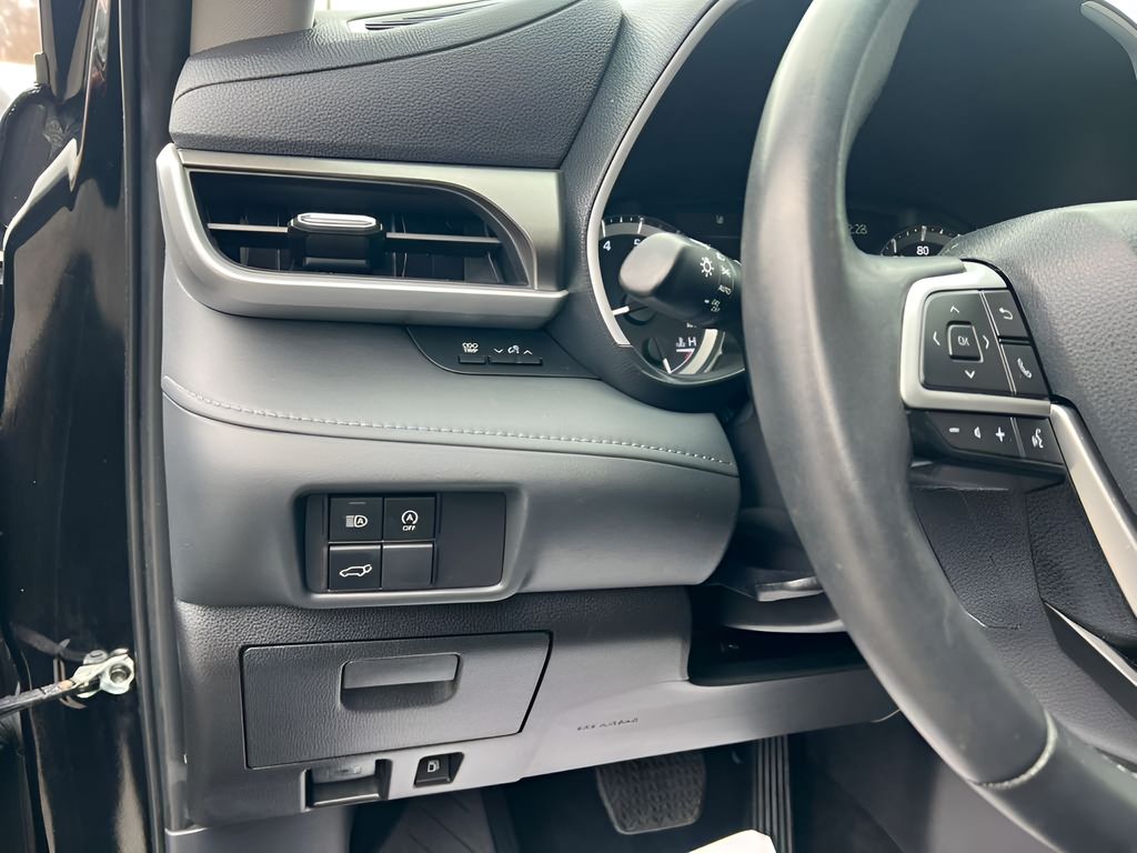 Used 2025 Toyota Highlander SUV