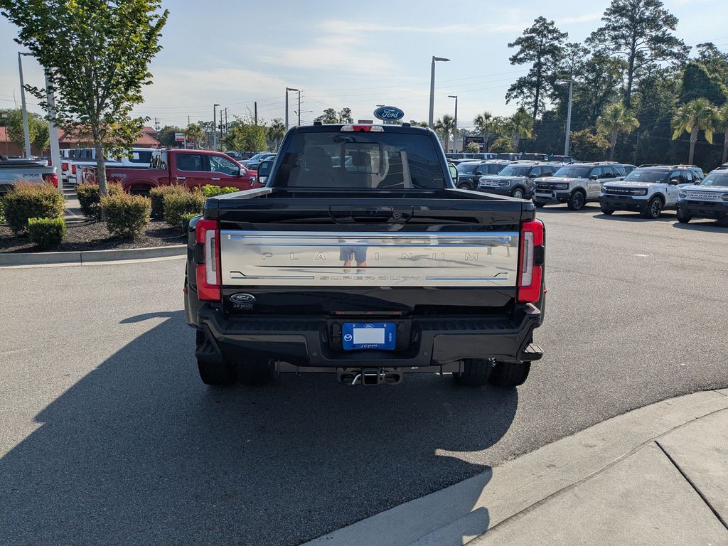 2025 Ford F-450 Super Duty Platinum
