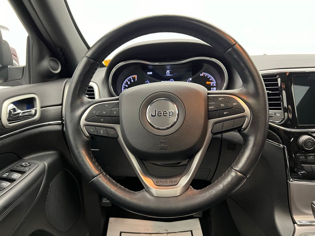 Thumbnail: 2022 Jeep Grand Cherokee - 16