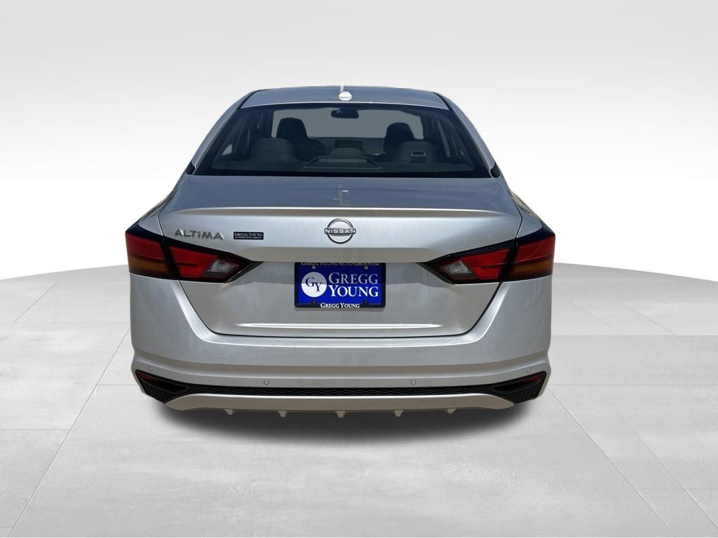 Used 2025 Nissan Altima Sedan