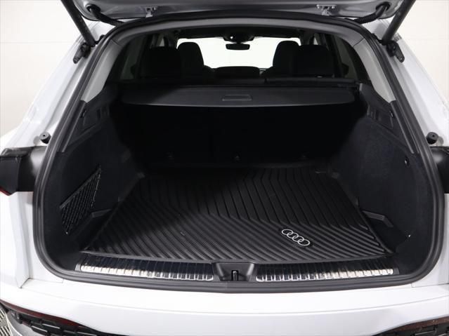 Thumbnail: 2025 Audi Q5 - 30