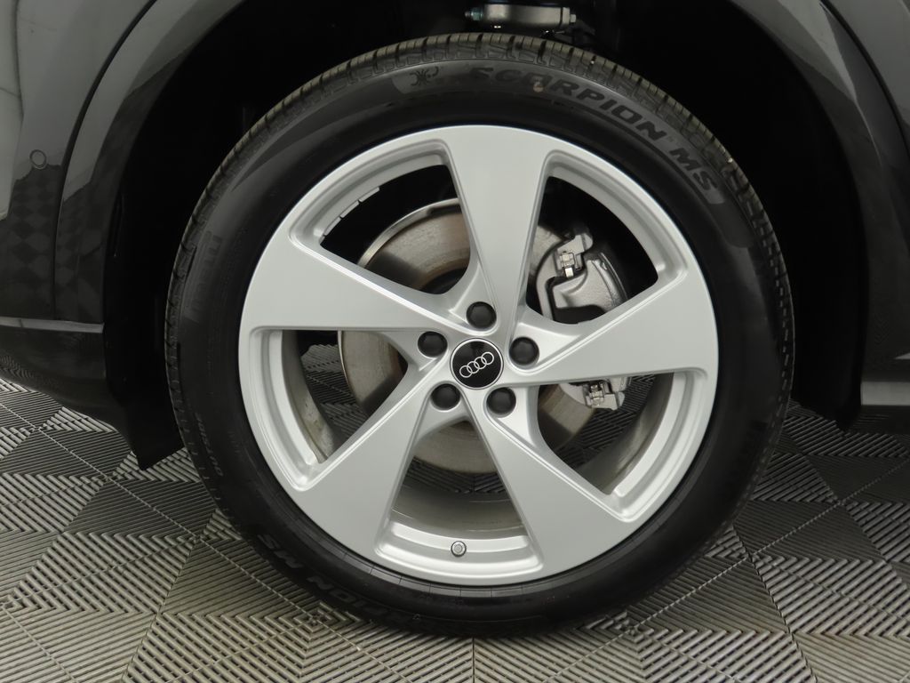 Thumbnail: 2025 Audi Q5 - 32