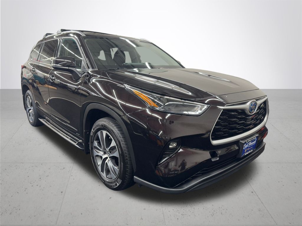 2022 Toyota Highlander Hybrid XLE