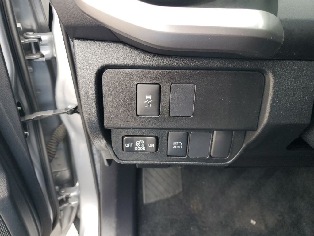 Used Car 2021 Toyota Tacoma  Sr5 For Sale Under $30,000 In Austin, Texas