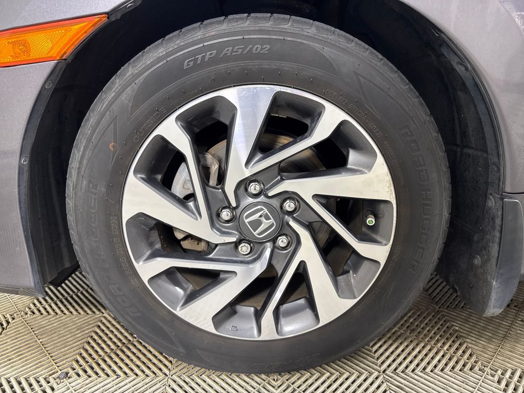 Used 2018  Honda EX image 13
