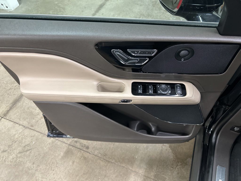 used 2020 Lincoln Aviator car, priced at $31,044