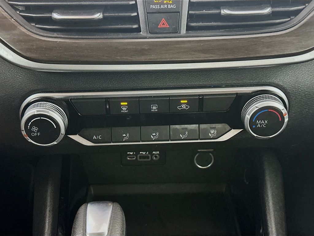 Used 2024 Black Nissan 2.5 SV image 18