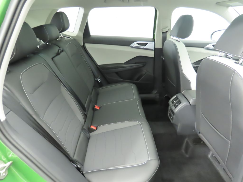 Thumbnail: 2025 Volkswagen Taos - 23