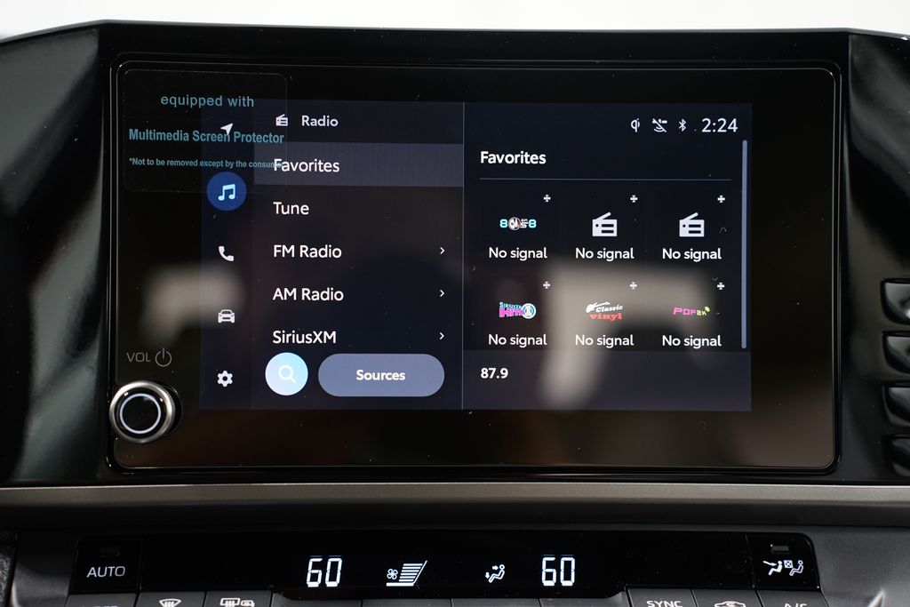2025 Toyota Camry SE 19