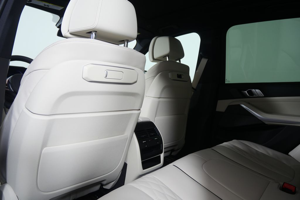 Thumbnail: 2026 BMW X5 - 16