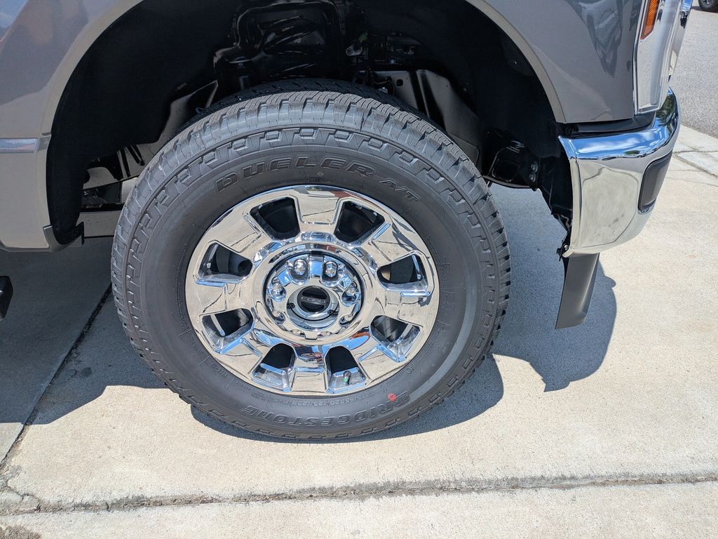 2026 Ford F-350 Super Duty LARIAT