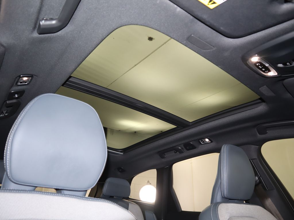 Thumbnail: 2021 Volvo XC60 - 19