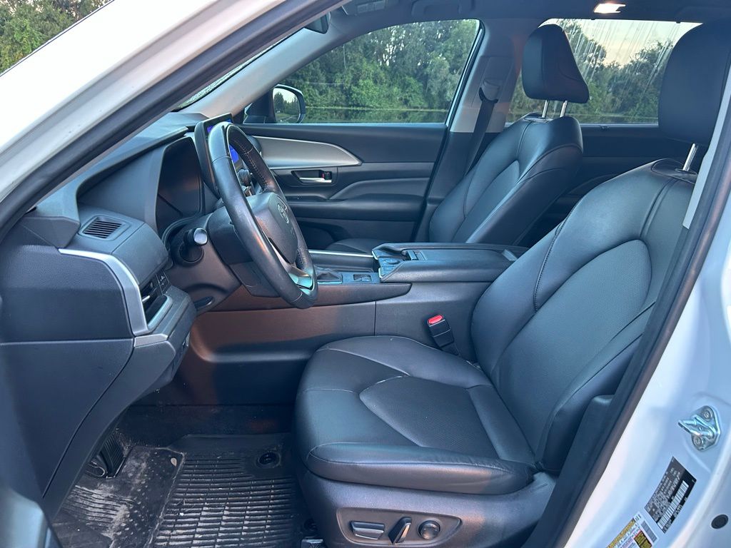 Thumbnail: 2024 Toyota Grand Highlander - 14