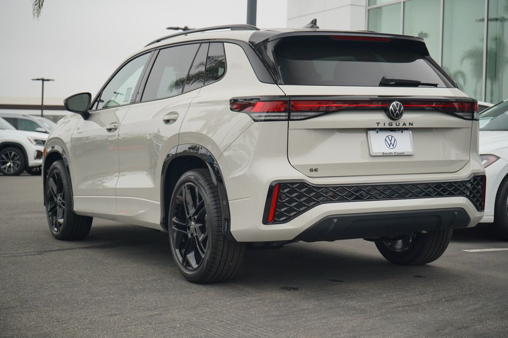 Thumbnail: 2025 Volkswagen Tiguan - 3