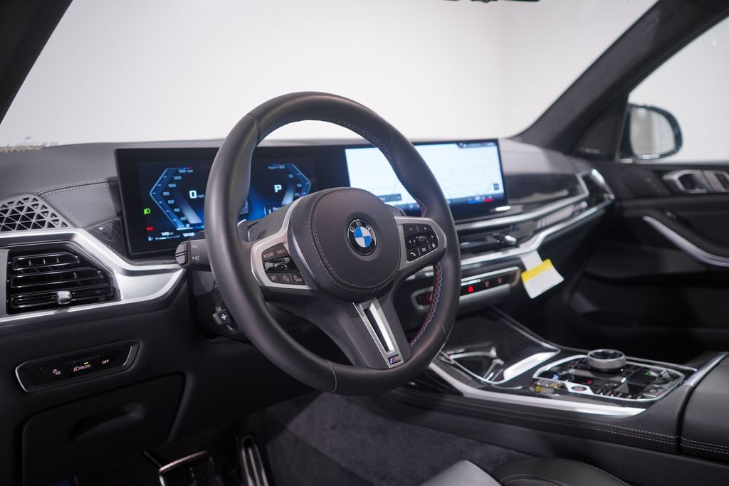 2025 BMW X7 M60i 6
