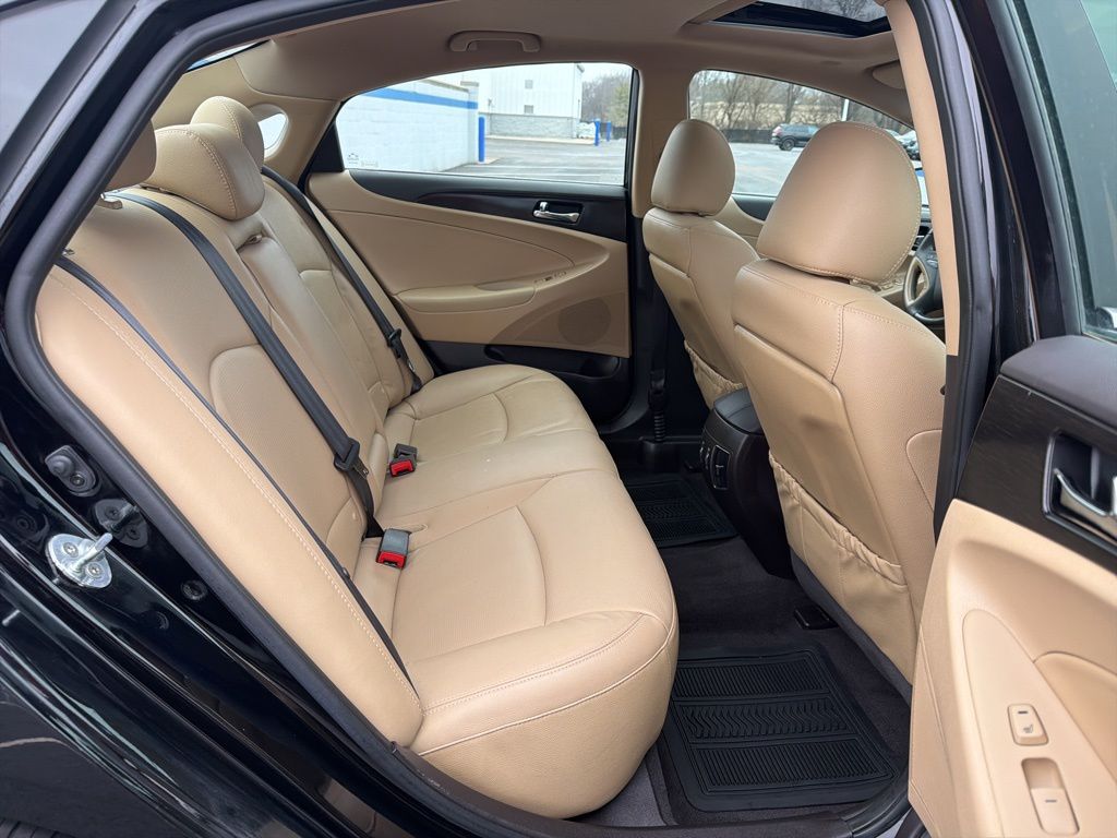 Thumbnail: 2013 Hyundai Sonata - 23