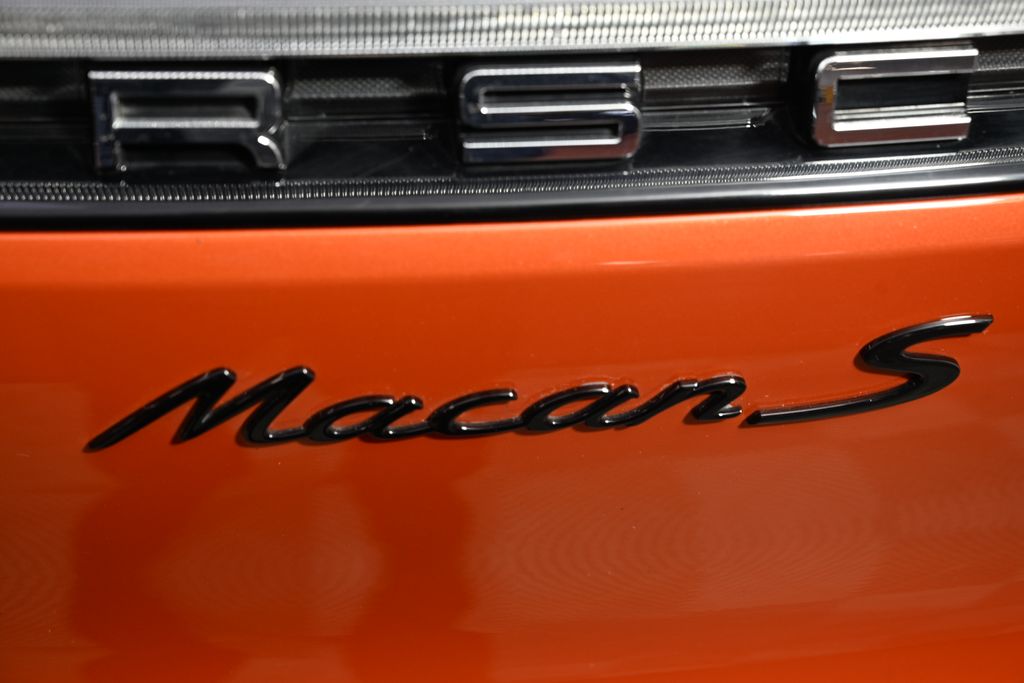 Thumbnail: 2024 Porsche Macan - 11