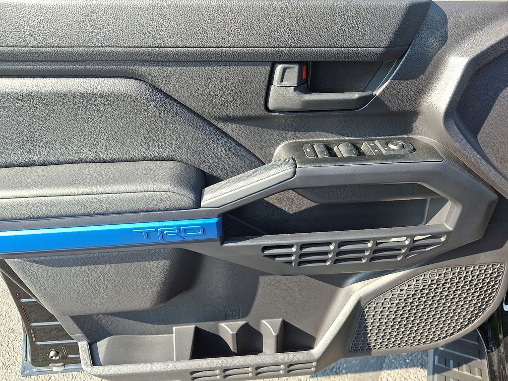 Thumbnail: 2025 Toyota 4Runner - 13