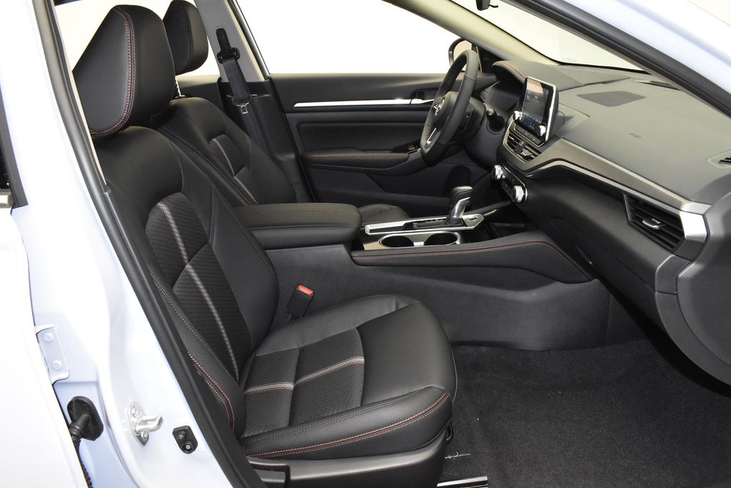 Thumbnail: 2025 Nissan Altima - 25