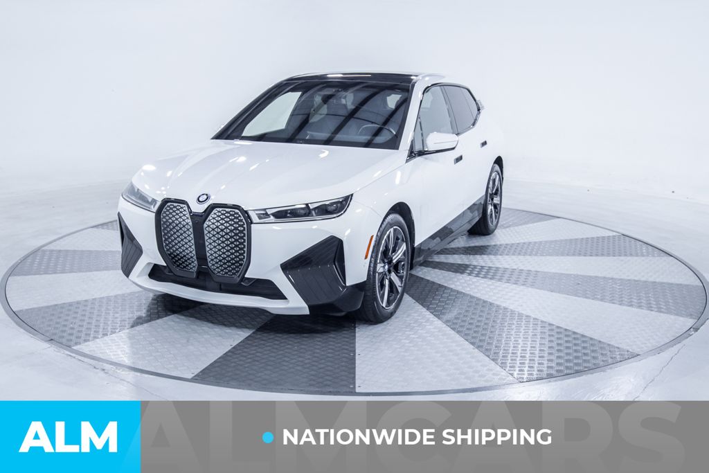 Used 2023 White BMW xDrive50 image 2