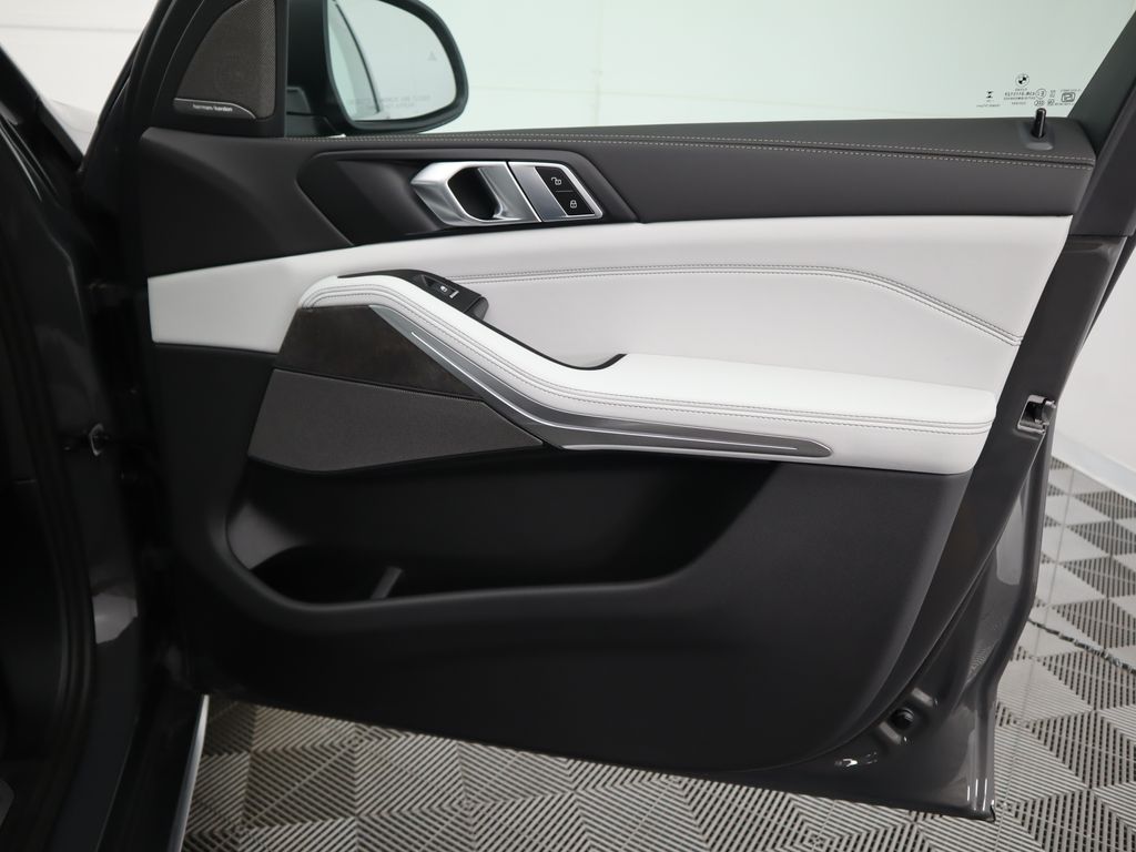 2026 BMW X5 sDrive40i 26