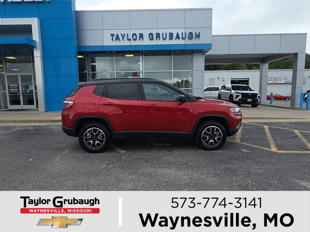 Red Hot Pearlcoat 2025 Jeep Compass Trailhawk 4WD SUV / Crossover Four-Wheel Drive 8-Speed Automatic