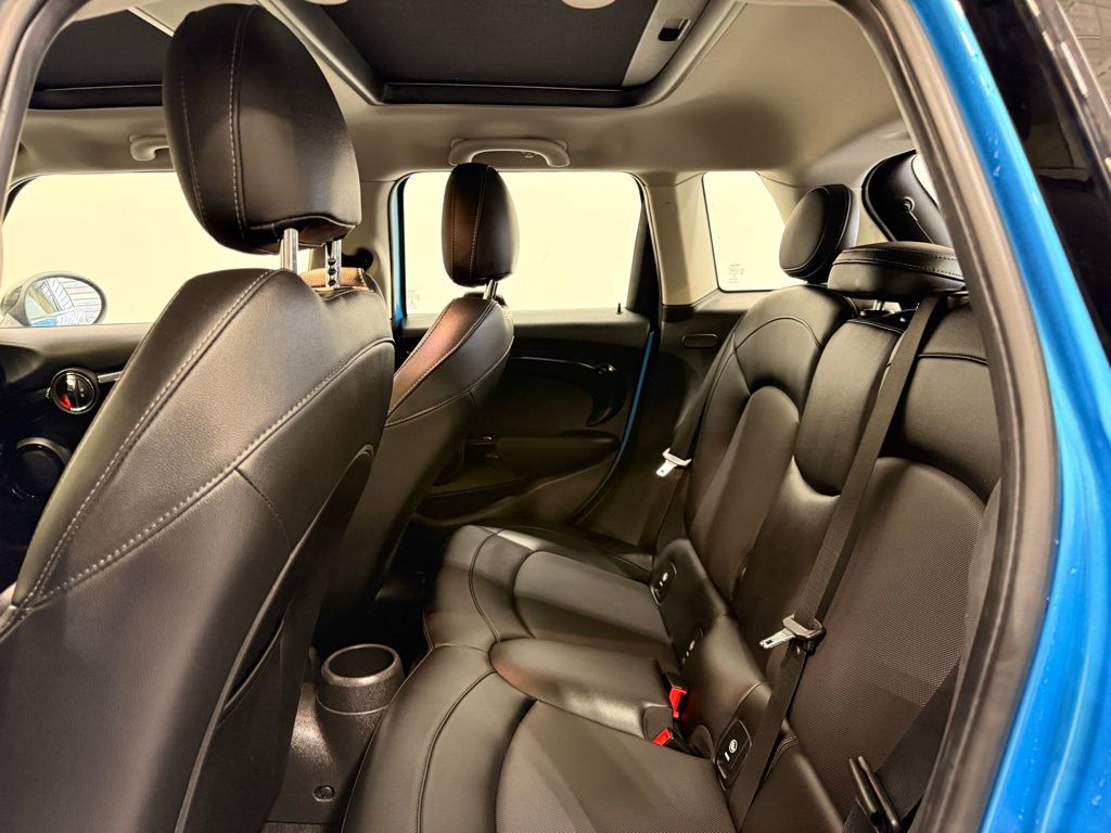 2017 MINI Cooper Base 22