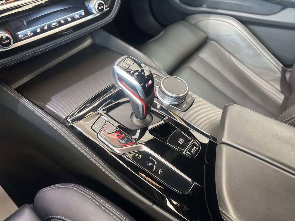 Thumbnail: 2022 BMW M5 - 19