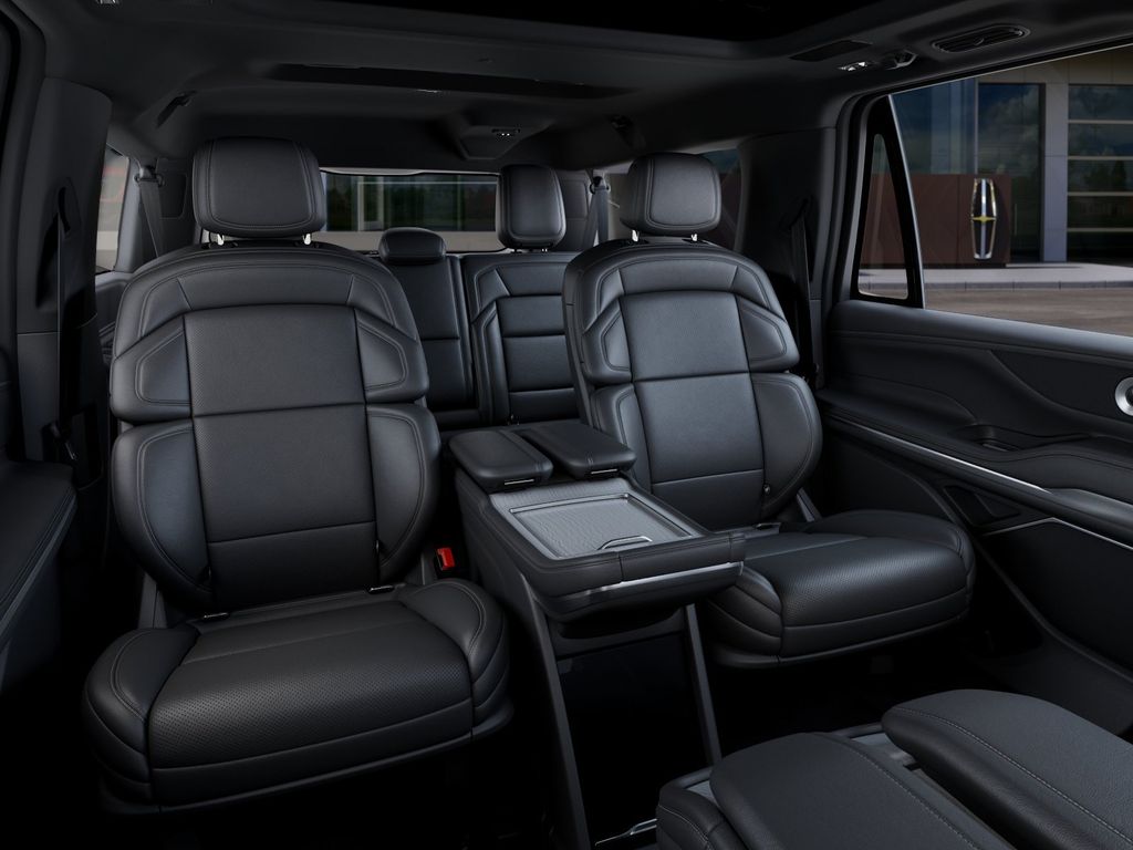 Thumbnail: 2027 Lincoln Navigator L - 11