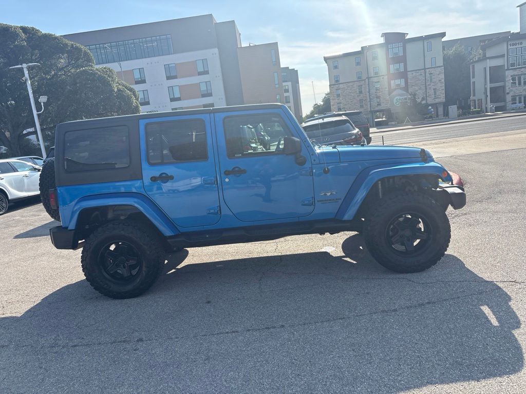 Thumbnail: 2016 Jeep Wrangler - 6