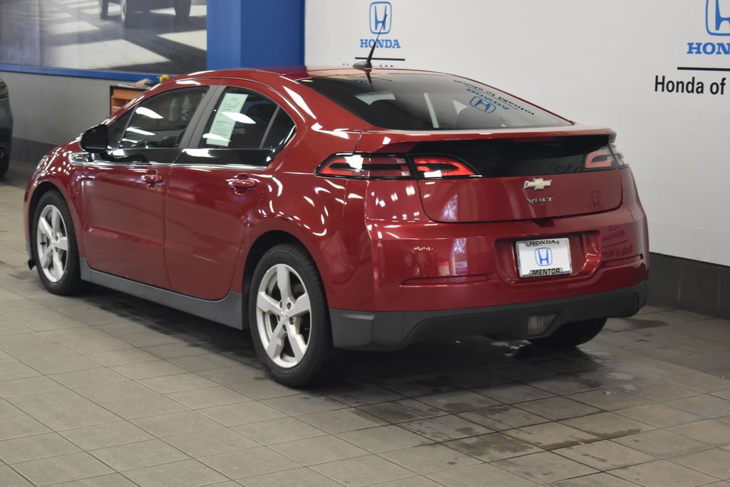Thumbnail: 2014 Chevrolet Volt - 3