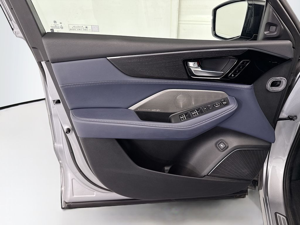 Thumbnail: 2024 Acura MDX - 24