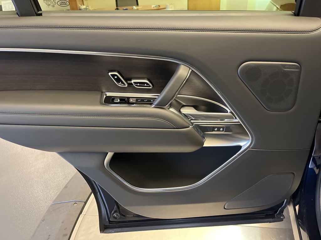 Thumbnail: 2026 Land Rover Range Rover - 23