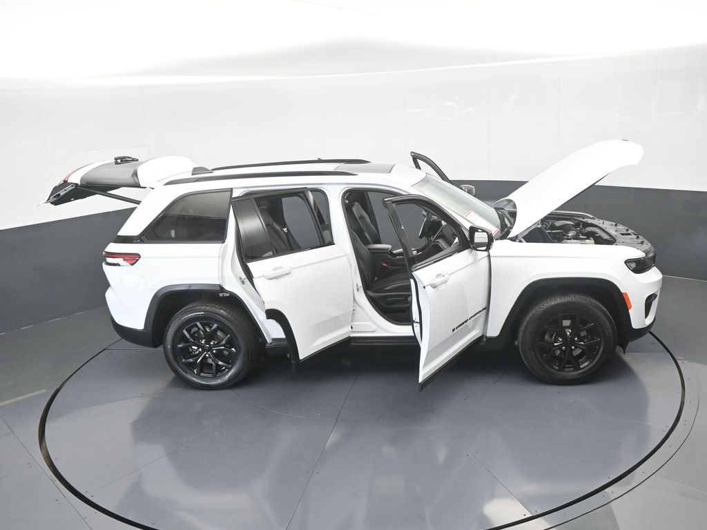 Used 2024 Bright White Clearcoat Jeep Altitude X image 75