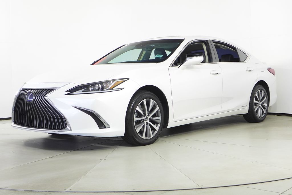 Thumbnail: 2021 Lexus ES - 2