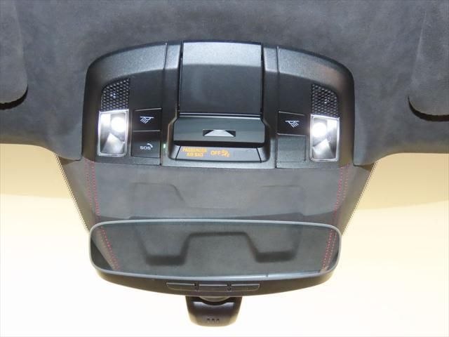 Thumbnail: 2026 Porsche 911 - 32