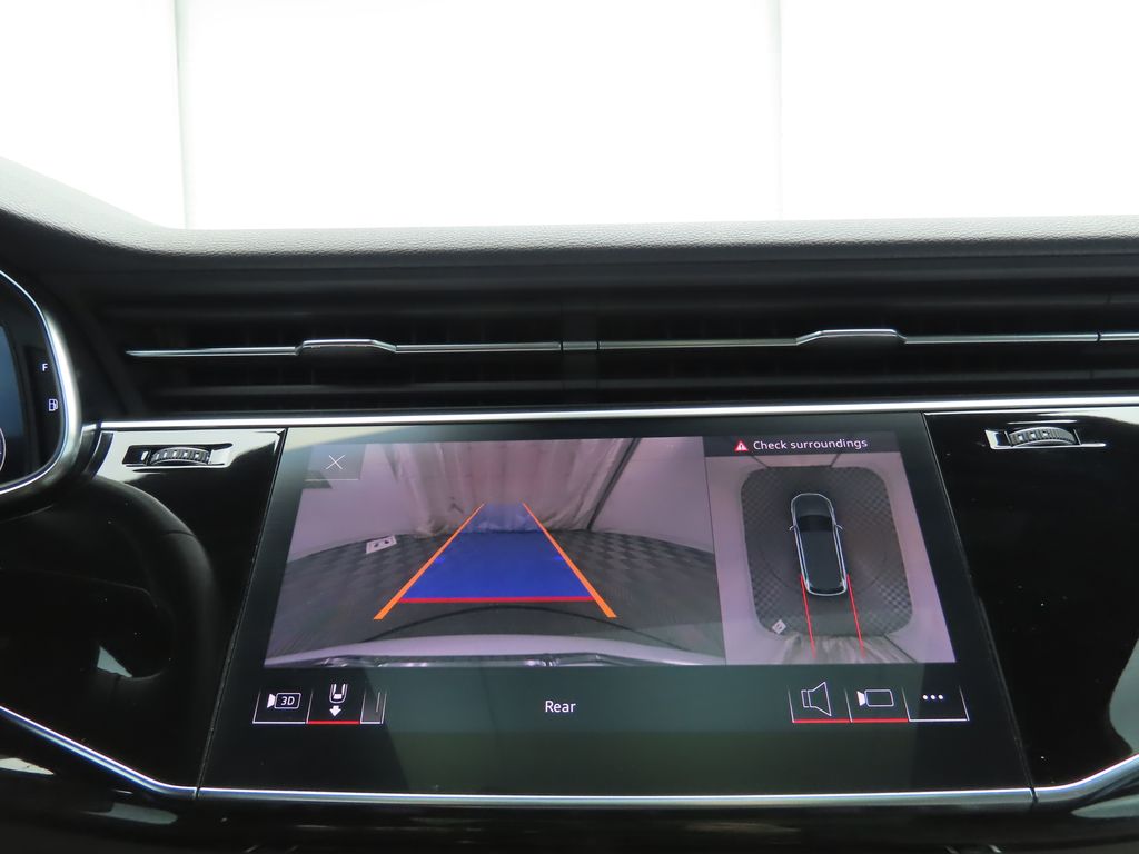 Thumbnail: 2021 Audi Q7 - 15