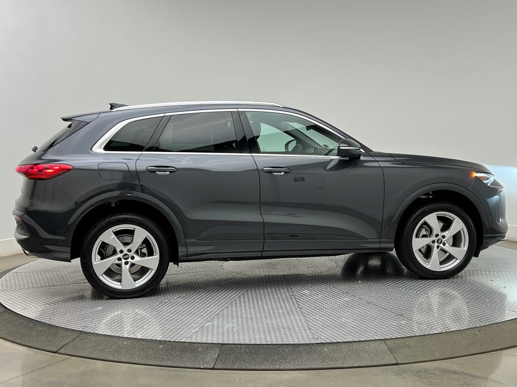 Thumbnail: 2025 Audi Q5 - 7