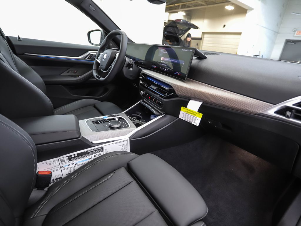 Thumbnail: 2026 BMW i4 - 30