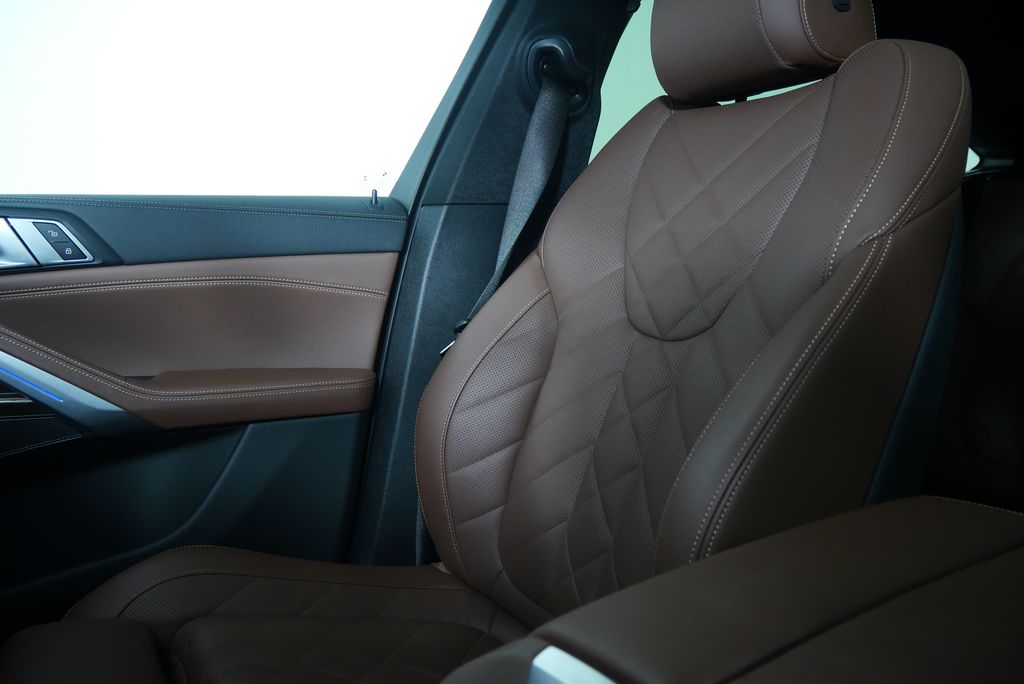 Thumbnail: 2023 BMW X6 - 29