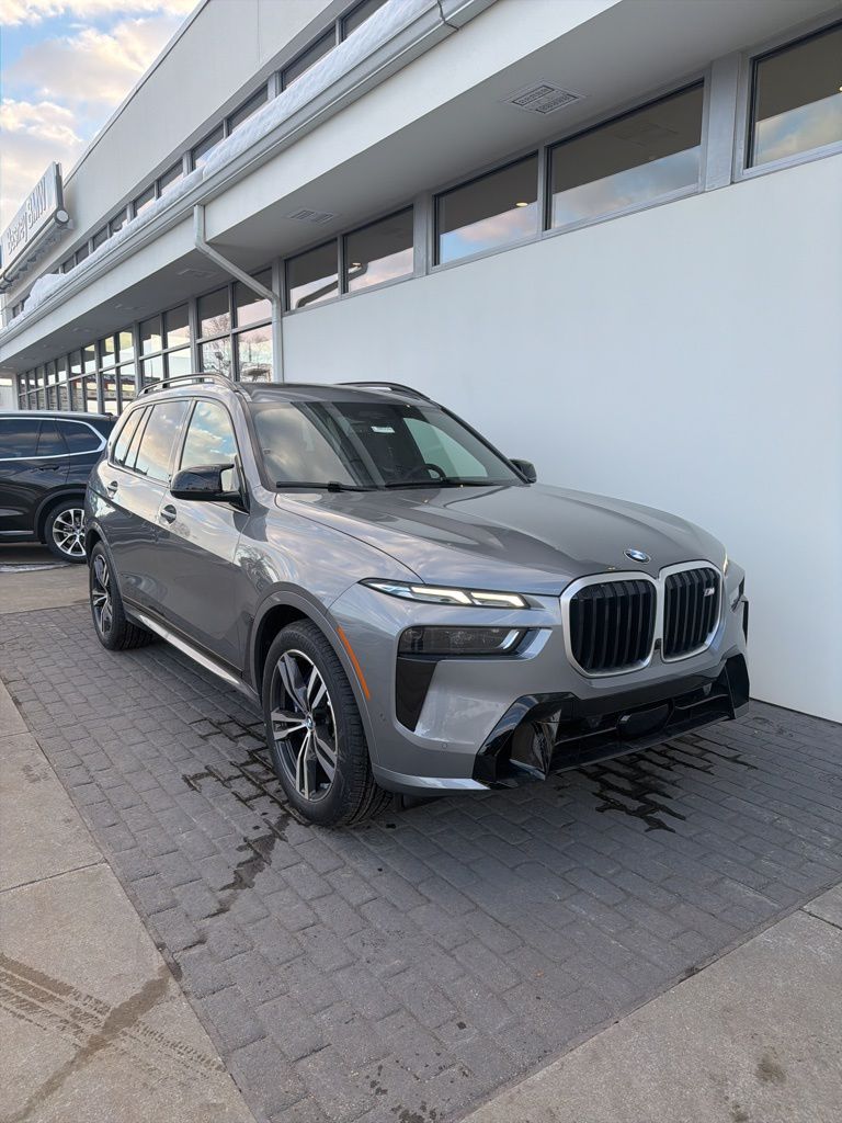 2026 BMW X7 M60i AWD