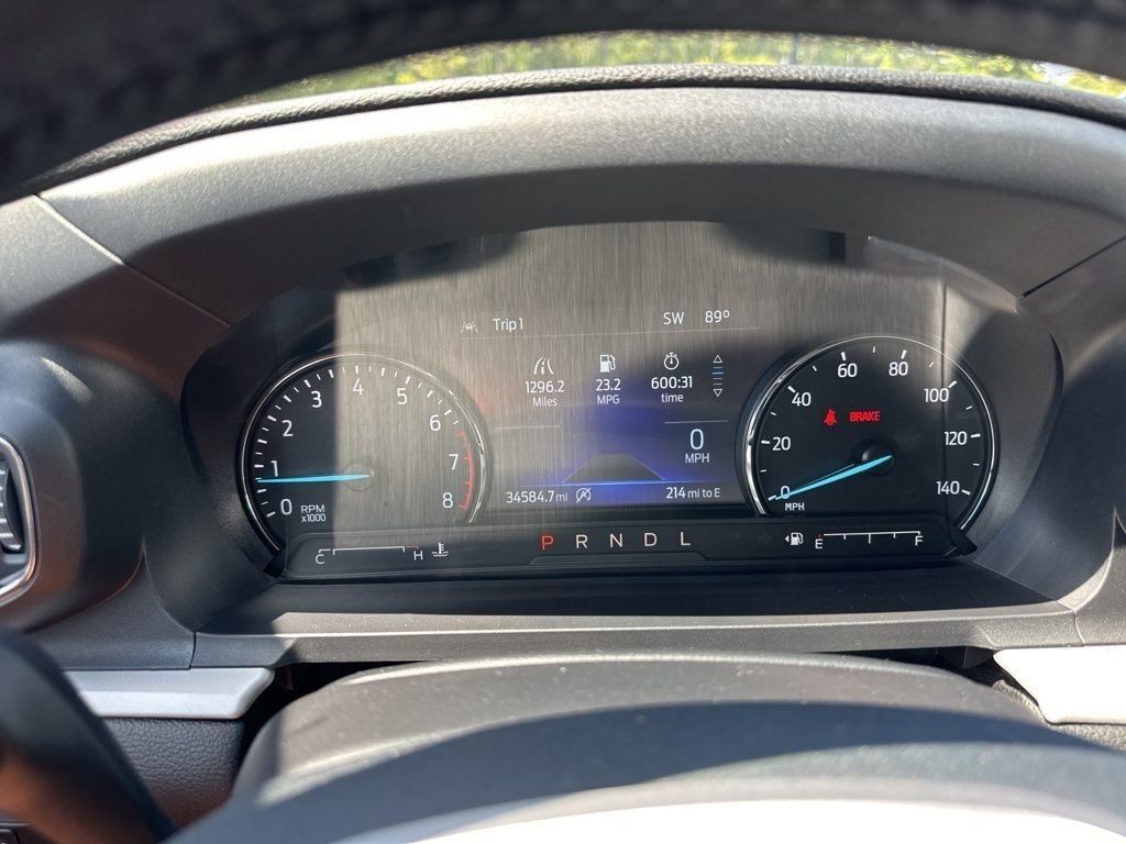 2024 Silver Metallic Ford Explorer XLT RWD SUV