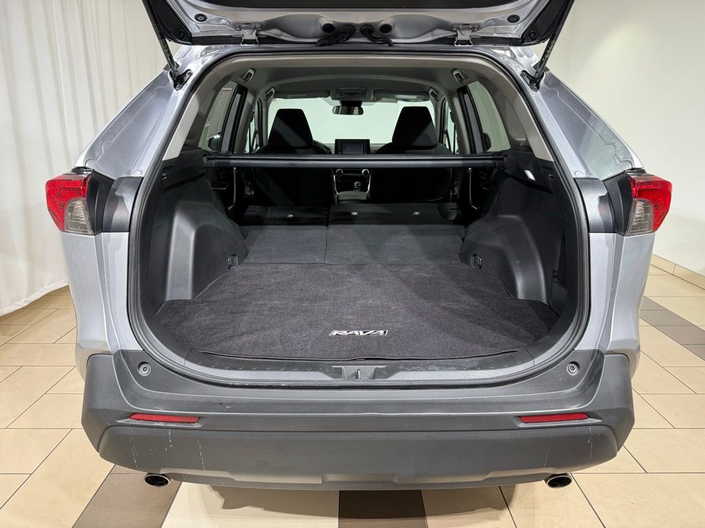 Thumbnail: 2022 Toyota RAV4 - 12