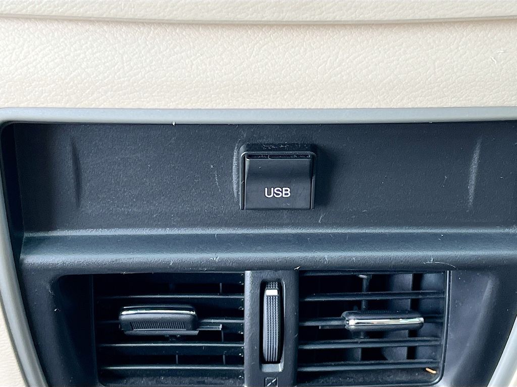 Used 2017 Gray Nissan SL image 26