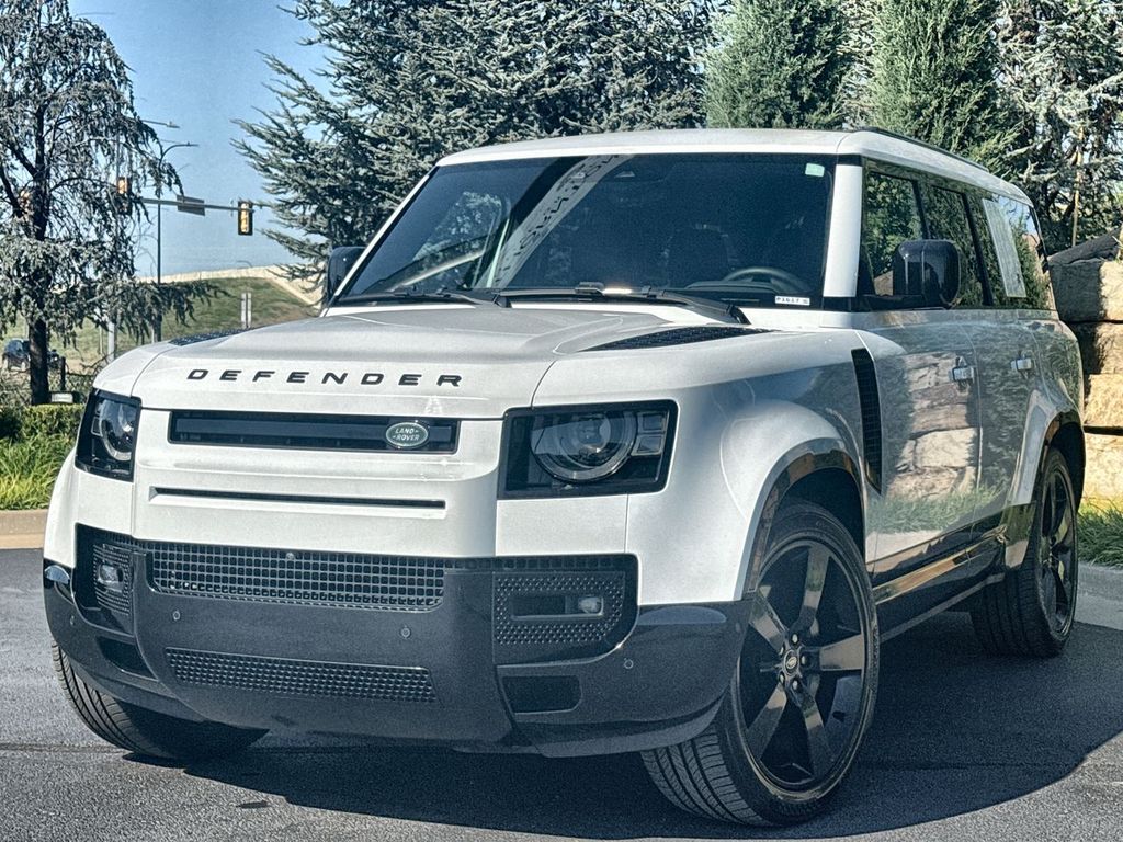 2024 Land Rover Defender 130 P400 X-Dynamic SE AWD